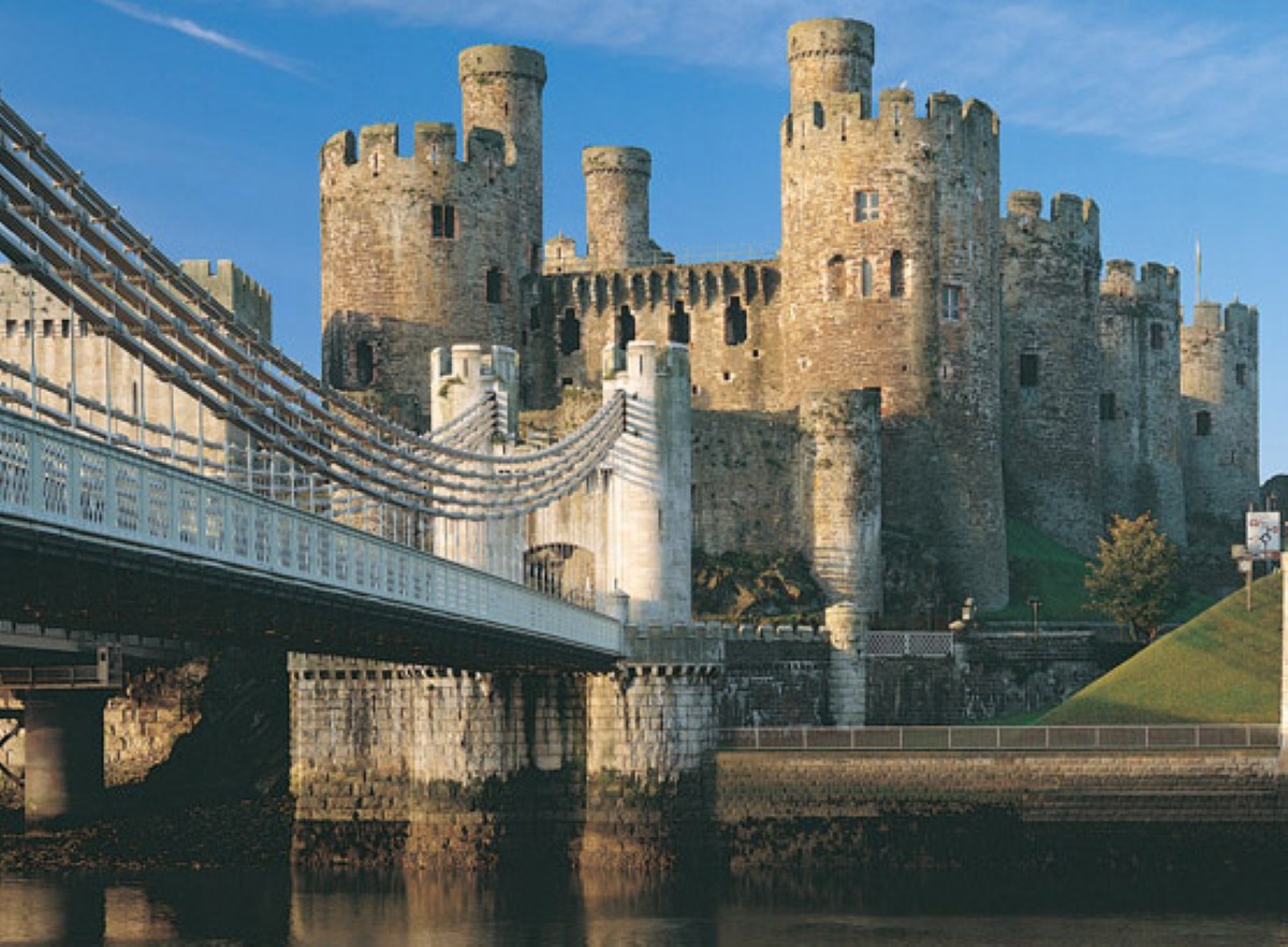 Natural resources officers are working around the clock to contain the oil spill, close to Conwy Castle